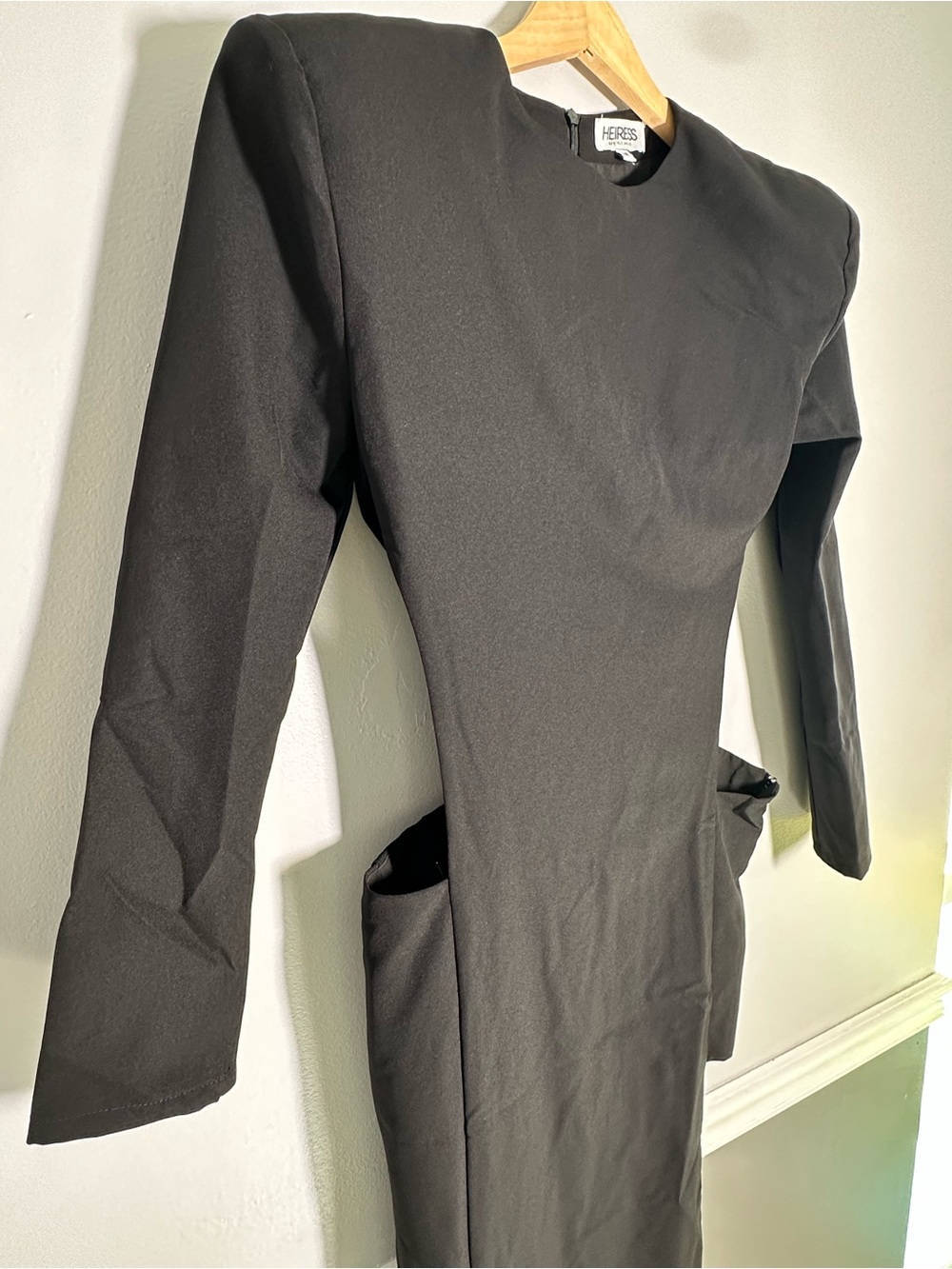 Heiress Beverly Hills
Black Cutout Maxi Dress Medium - Picture 7 of 14